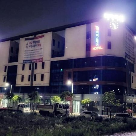 Pyeongtaek Godeok Rich Stay Hotel Экстерьер фото