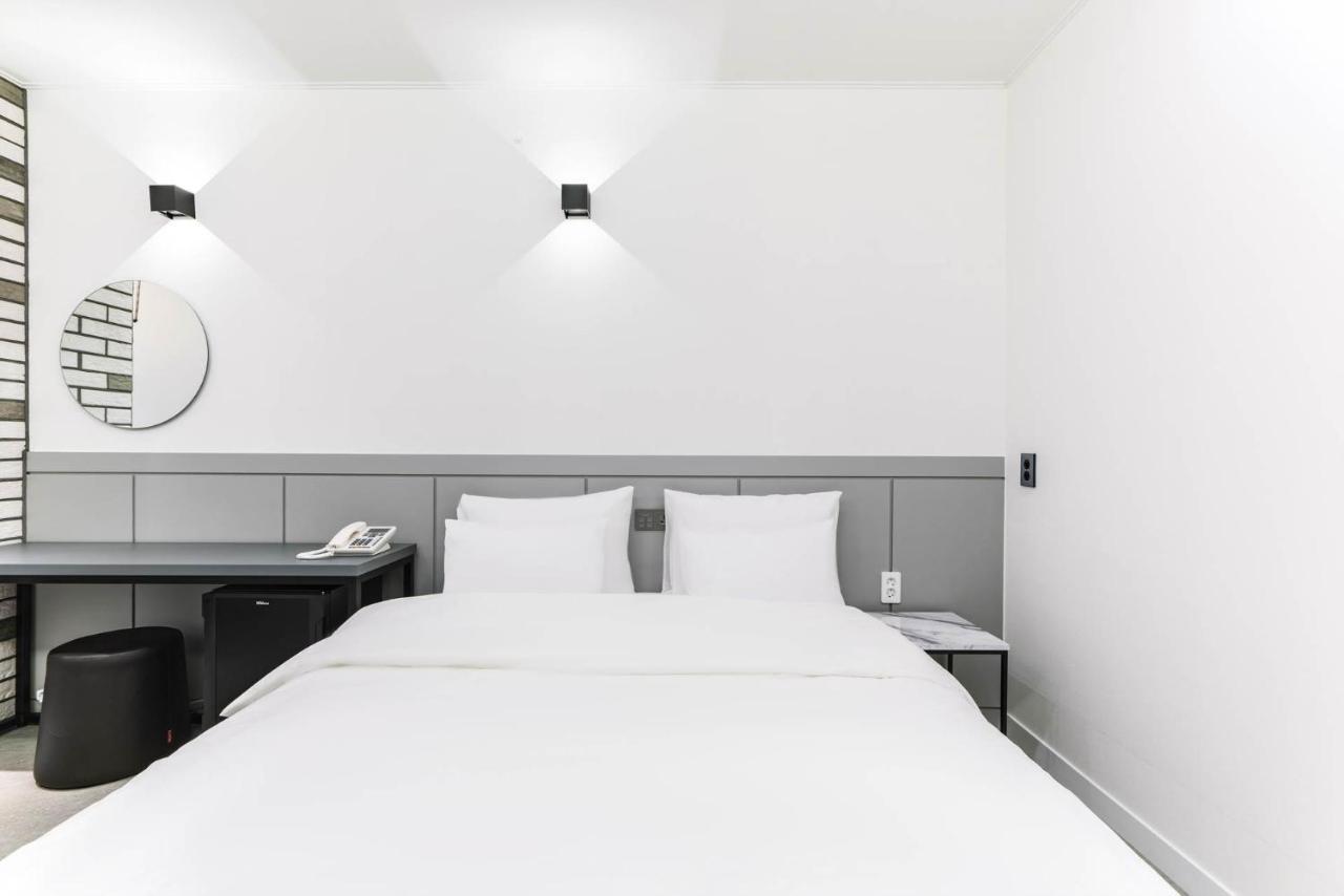 Pyeongtaek Godeok Rich Stay Hotel Экстерьер фото
