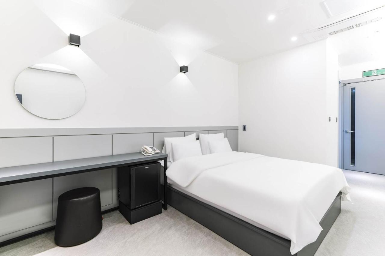 Pyeongtaek Godeok Rich Stay Hotel Экстерьер фото