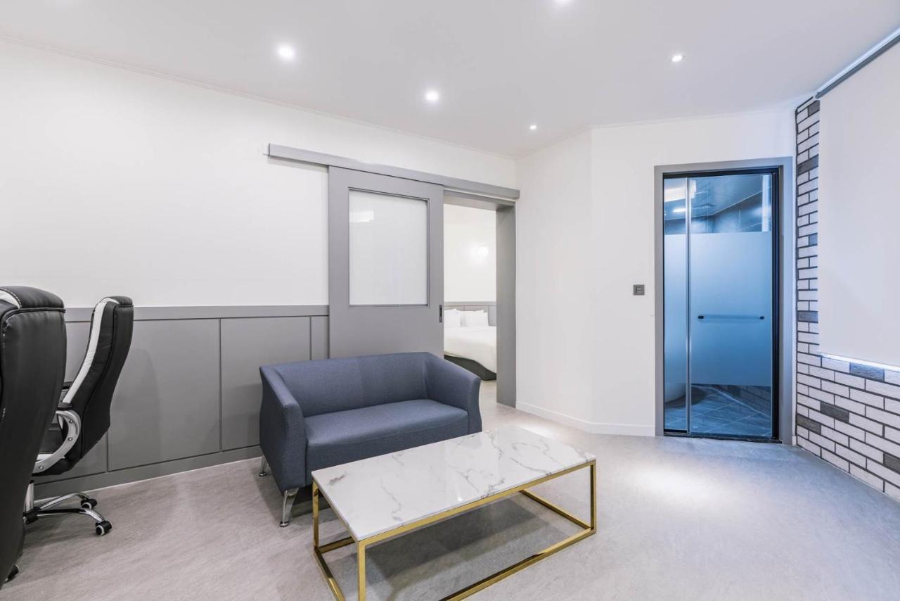Pyeongtaek Godeok Rich Stay Hotel Экстерьер фото